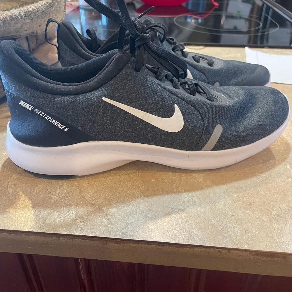 Nike Flex Experience 8